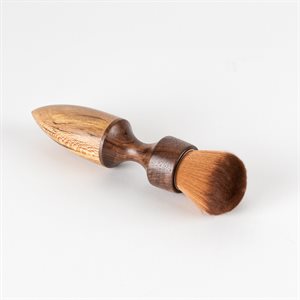 Large make-up brush in wood and synthetic bristles