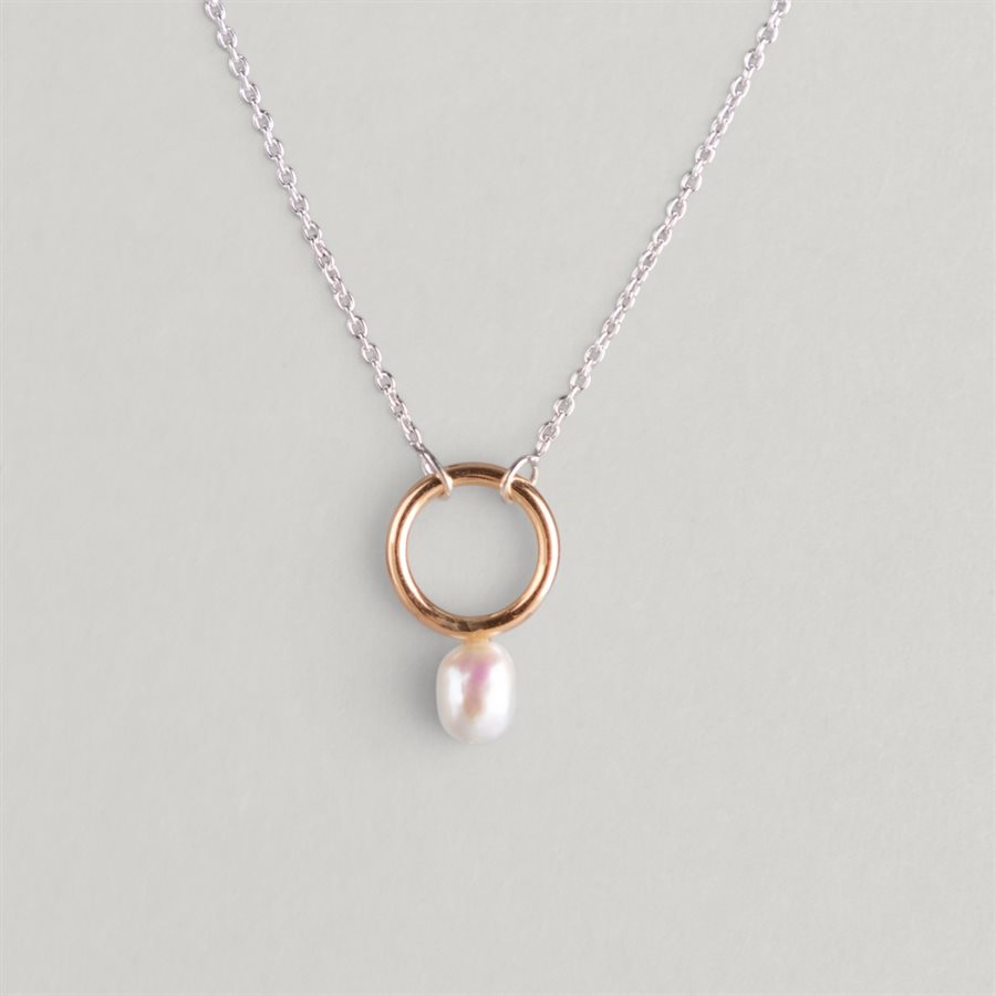 Collier Cercle et perle Keshi – 18 po