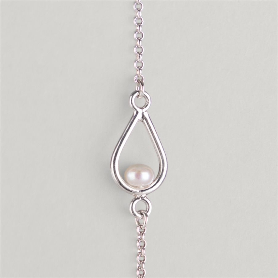 Teardrop and Freshwater Pearl Bracelet – white pearl – M / L