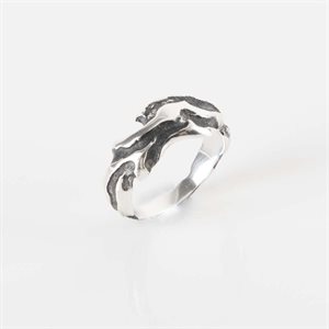 Domed flame effect bangle ring